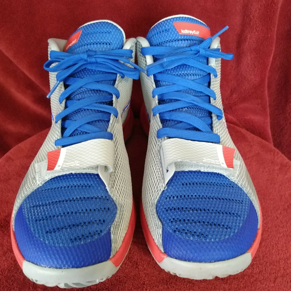 Men's size 8.5 Nike KD Trey 5 III. New. No box